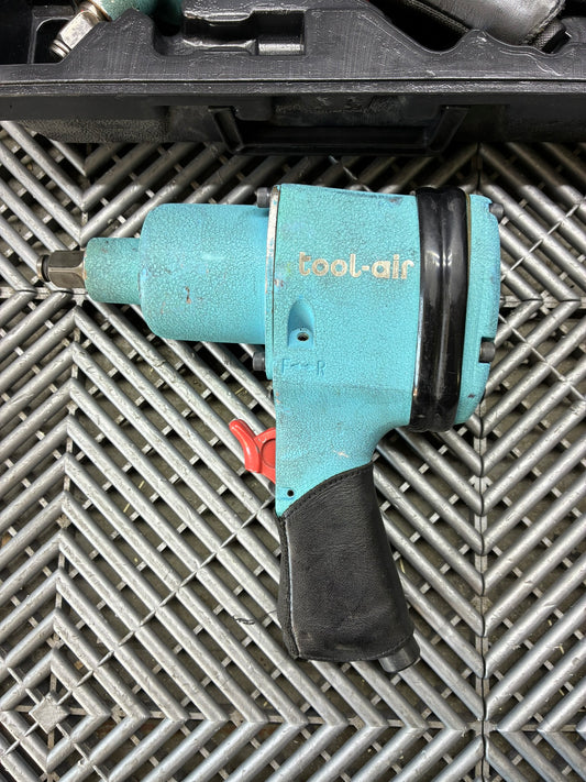 Used. Tool-air AX-2000 pit wheel gun