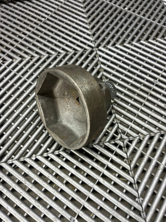 Used. 90 mm central lock nut socket