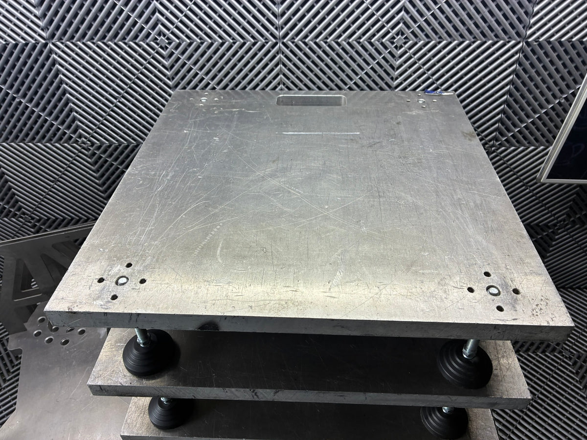 Used. Motorsport hub stands and alignment bars + Leveling platforms.