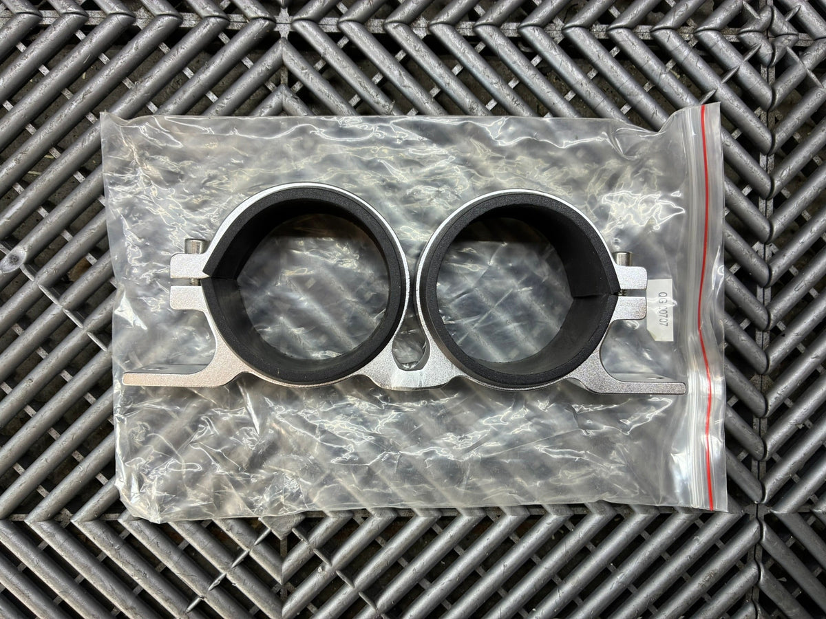 New. Pump bracket double 2x60mm