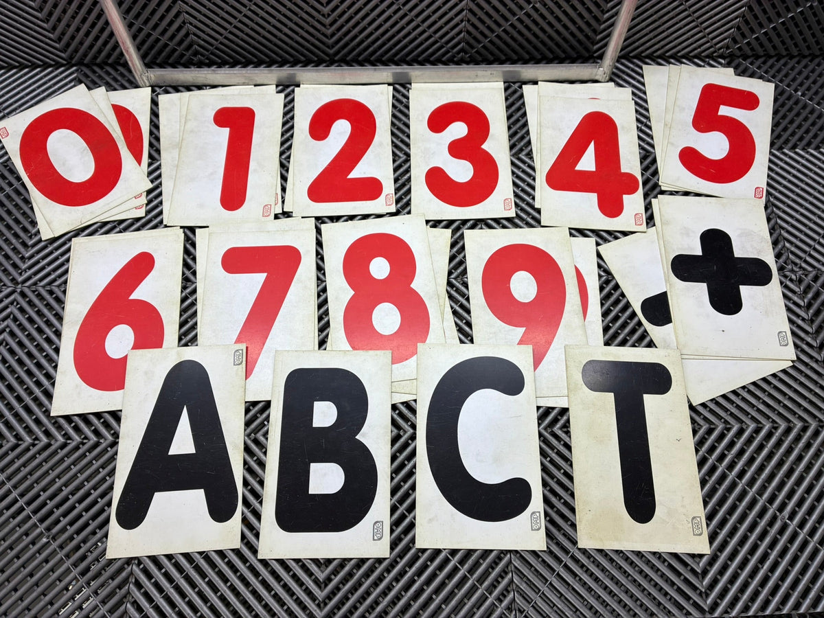 Used. Prosessional 3/4 row Aluminium Pit Board Frames + Numbers Set