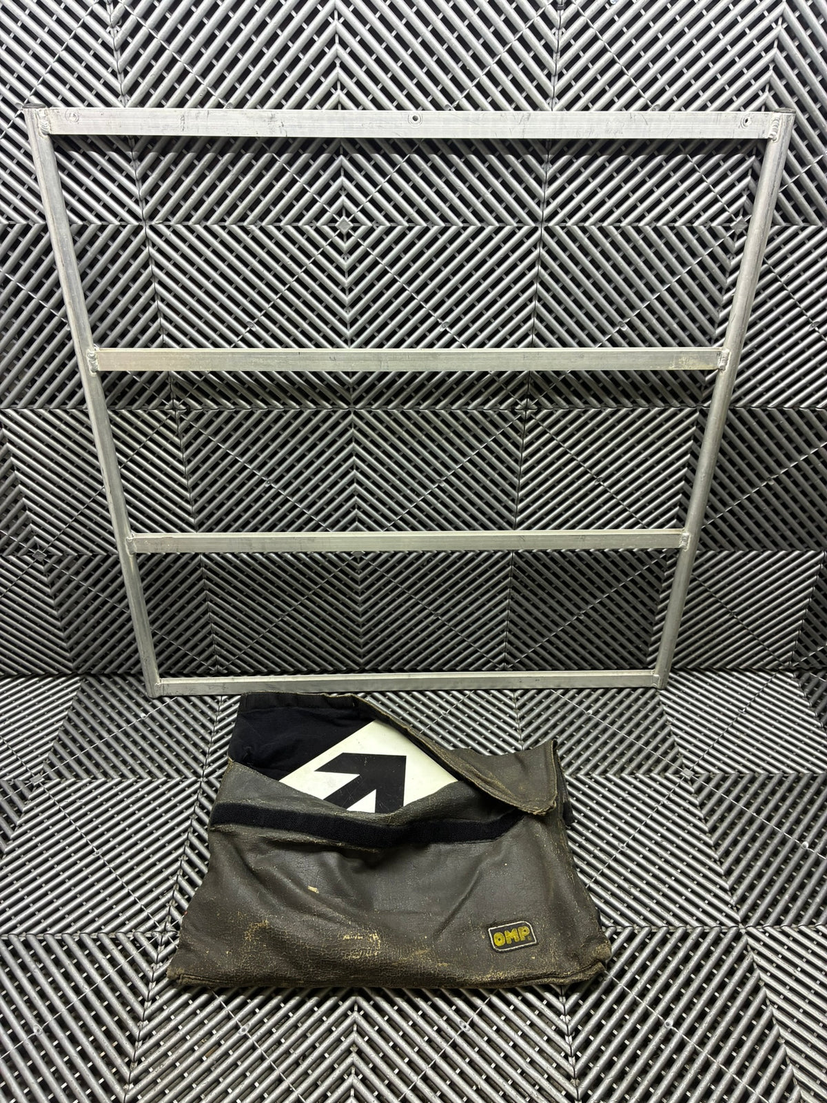Used. Prosessional 3/4 row Aluminium Pit Board Frames + Numbers Set