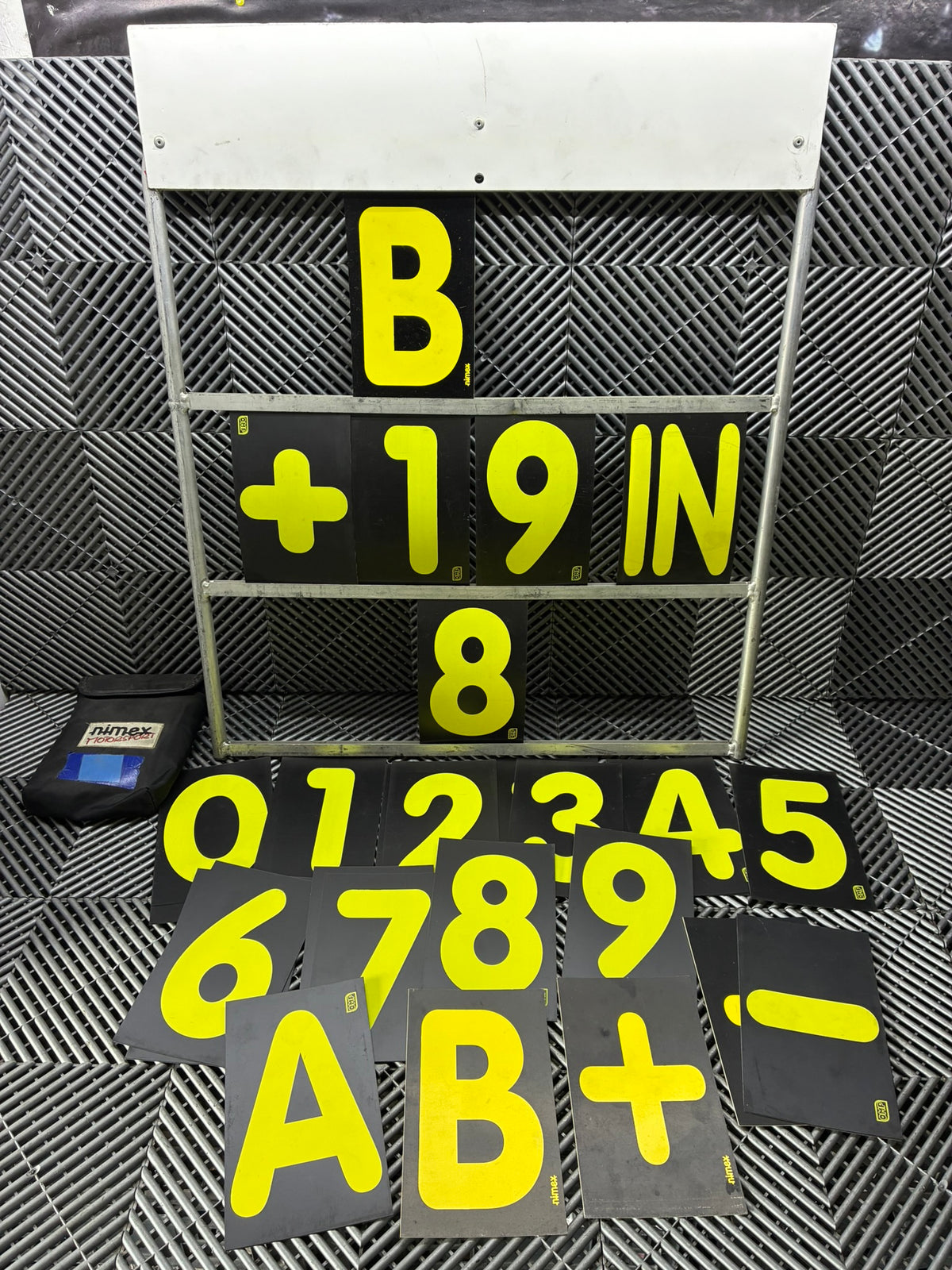 Used. Prosessional 3/4 row Aluminium Pit Board Frames + Numbers Set
