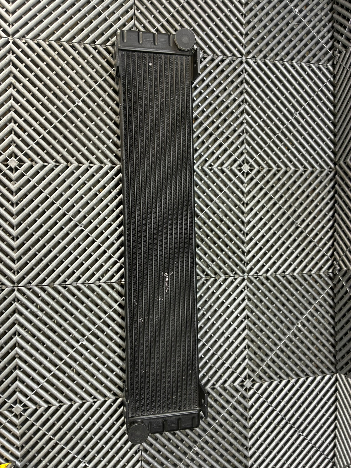 New. Setrab 14 row oil cooler 66x13x3