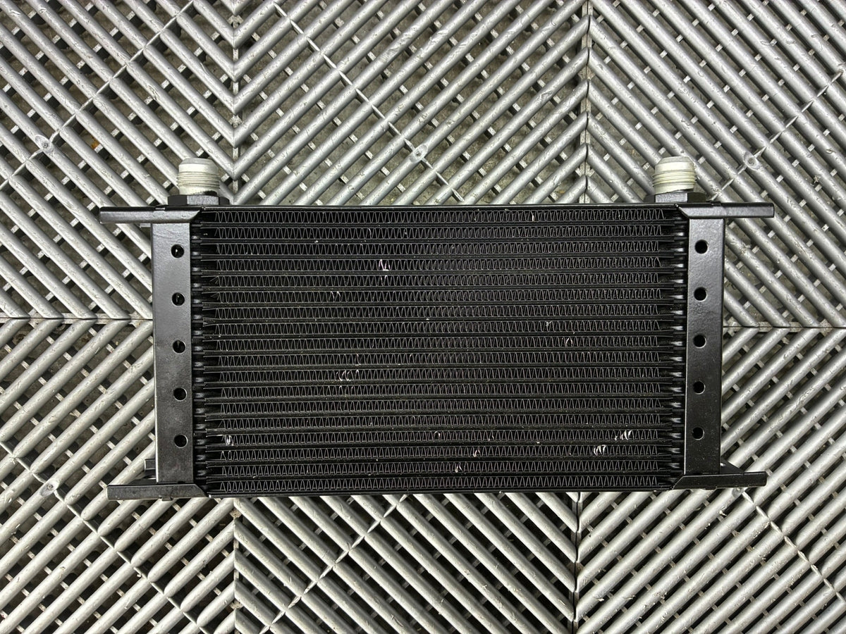 New. Setrab 19 row oil cooler 28x14x5