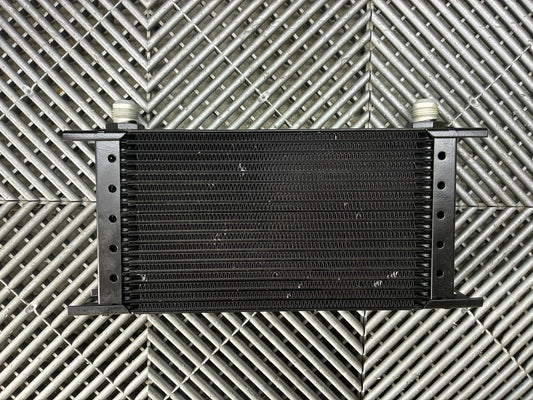New. Setrab 19 row oil cooler 28x14x5