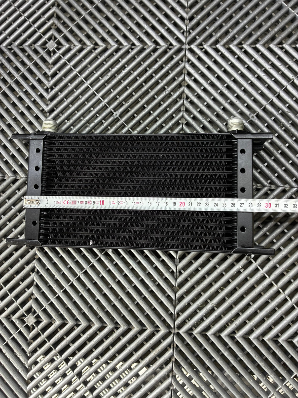New. Setrab 19 row oil cooler 28x14x5