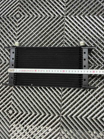 New. Setrab 19 row oil cooler 28x14x5