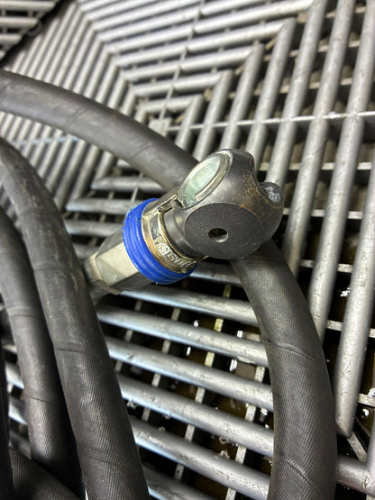 Used. Gas pressure regulators with the hose.