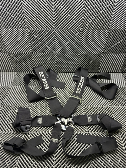 Used. 6 point SPARCO Harness.