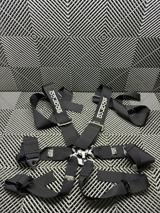 Used. 6 point SPARCO Harness.