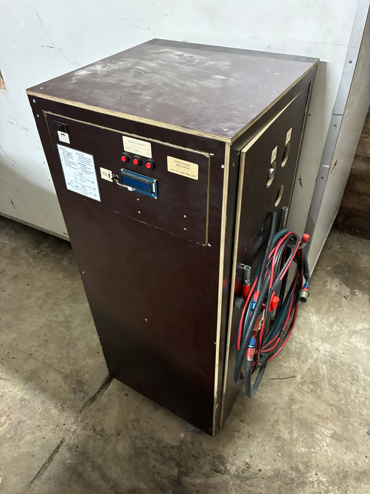 Used.  57L. Mobile fueling bowser (fuel transfer station)