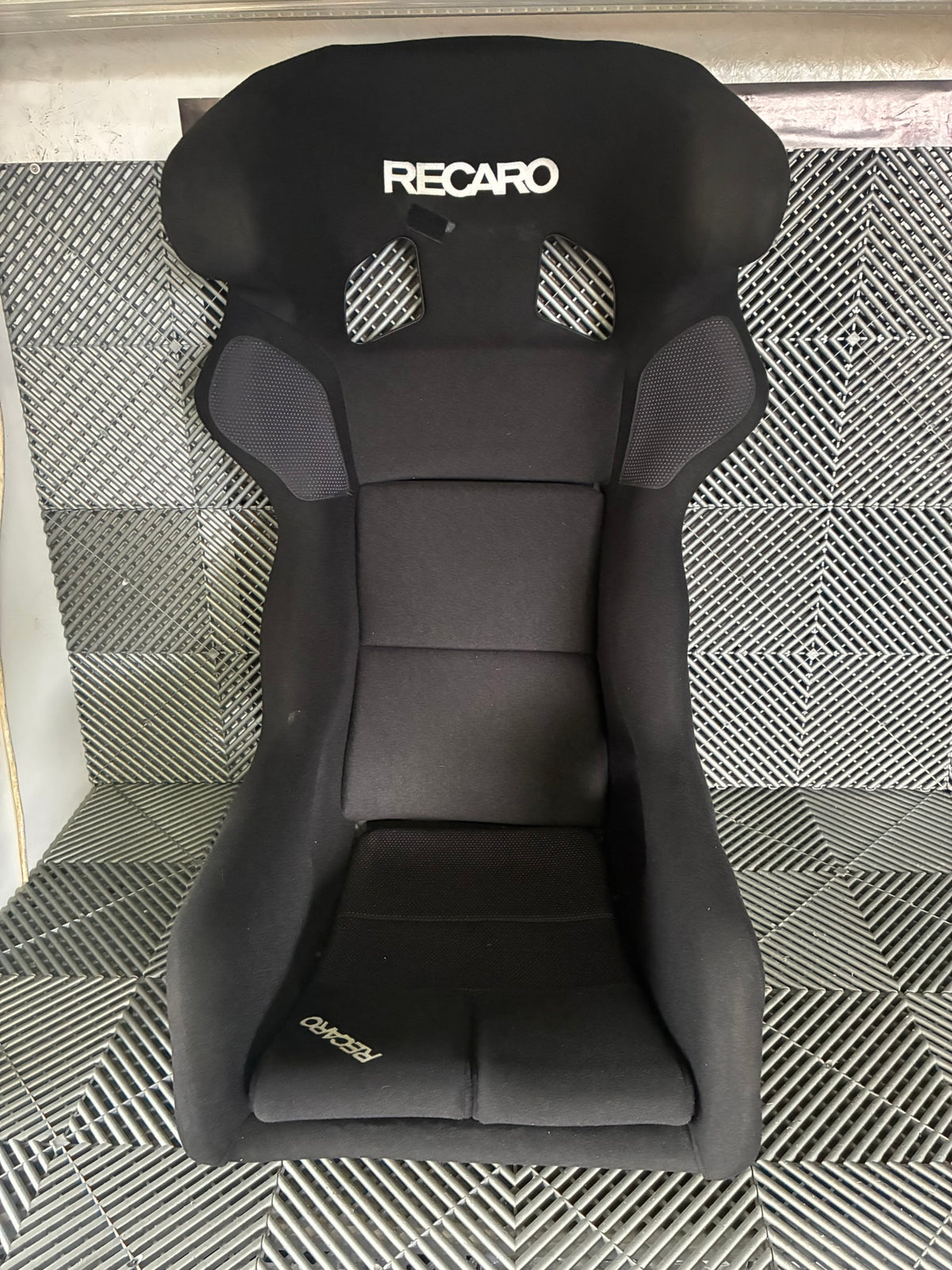 Used. Recaro Pro Racer SPG XL Hans racing seat. Homo till 2022