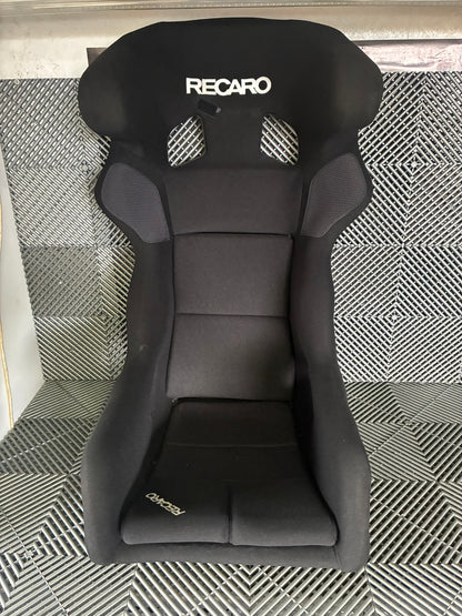 Used. Recaro Pro Racer SPG XL Hans racing seat. Homo till 2022