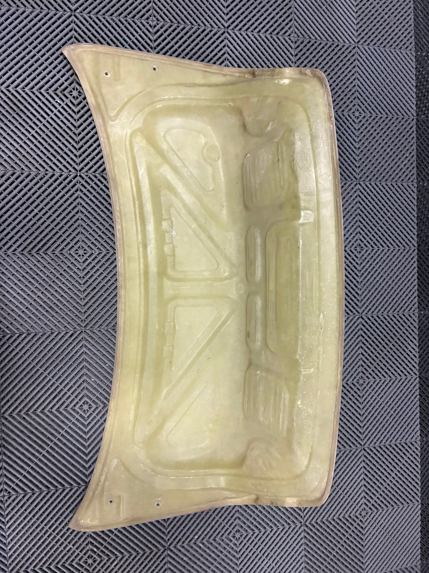 Bmw E92 fiberglass rear trunk