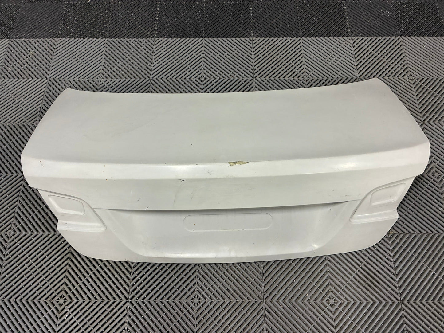 Bmw E92 fiberglass rear trunk